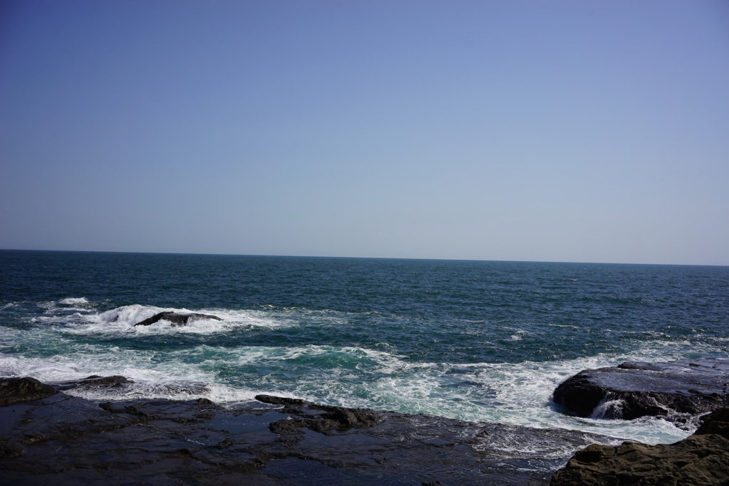 初夏の江の島 岩場1