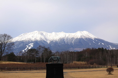 御岳山と木曽馬