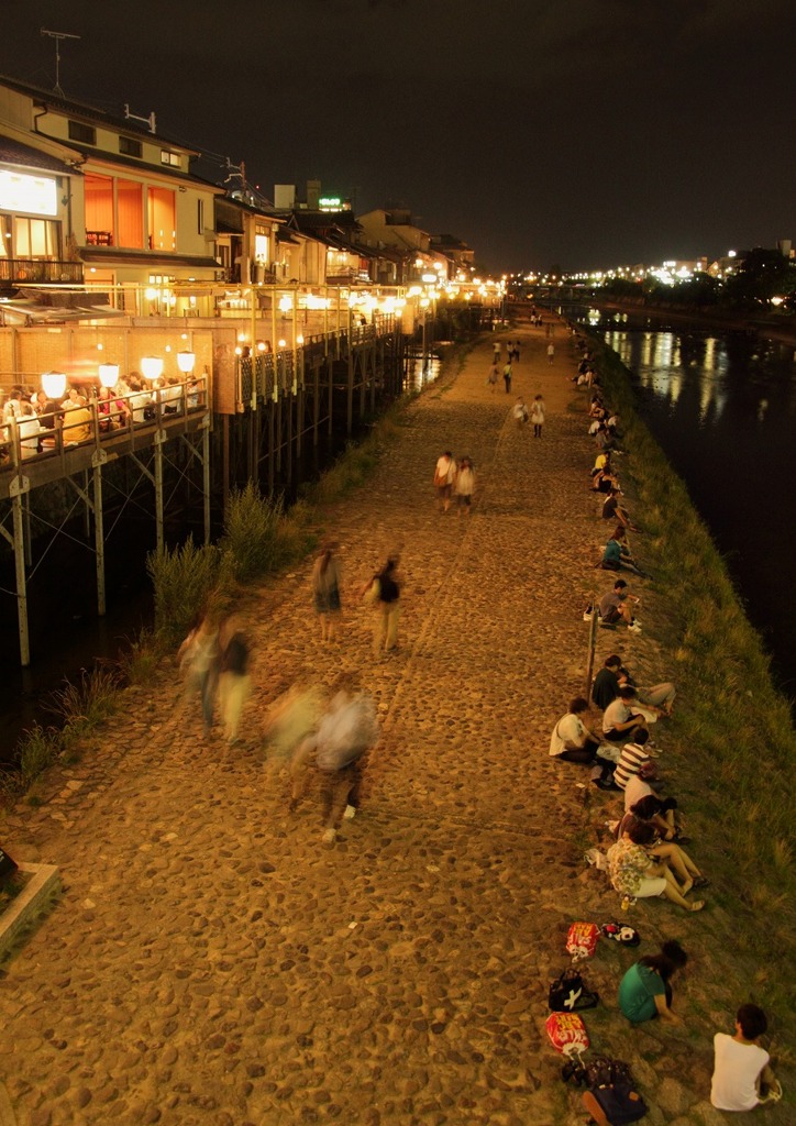 鴨川の夜