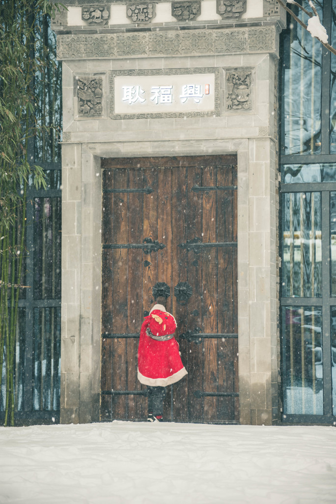 百年老舗のドア叩き