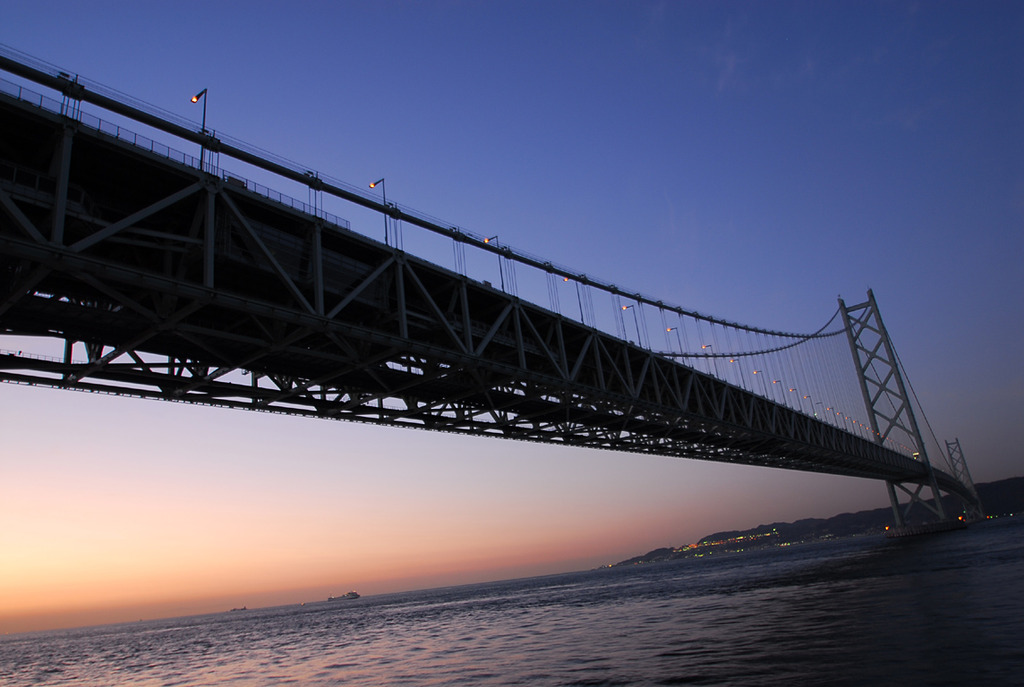 明石海峡の夜明け