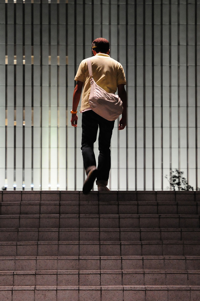 去る人