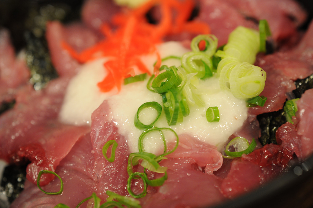 カツオ丼