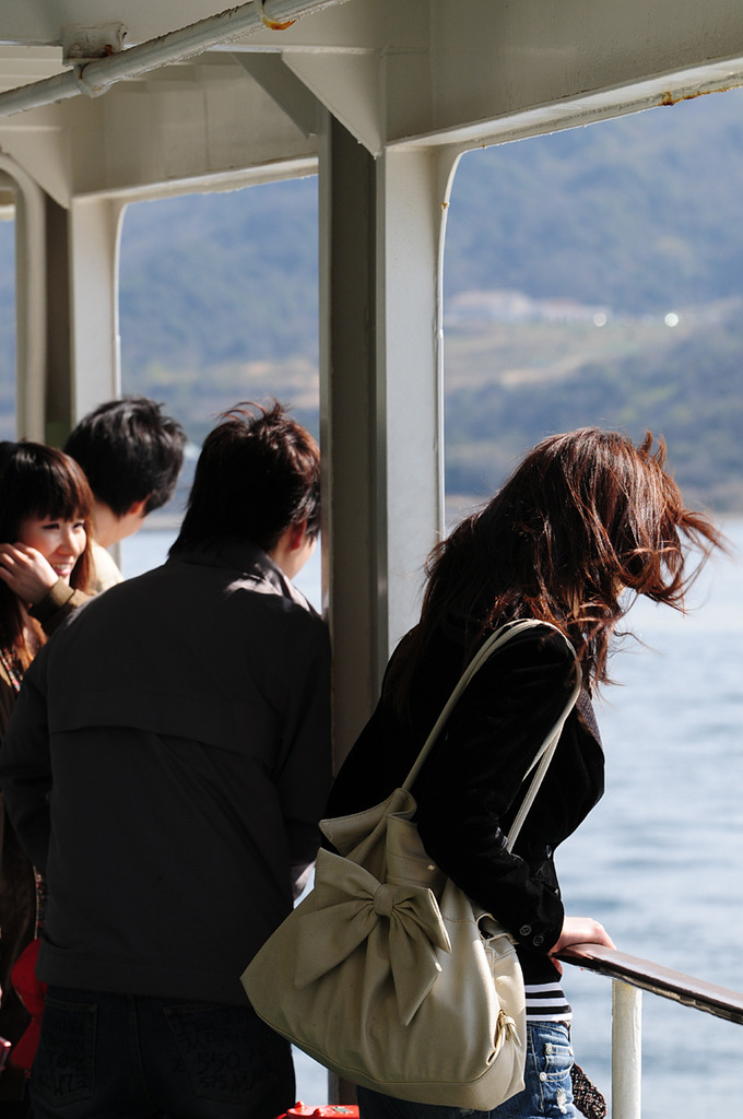 海峡を渡る風