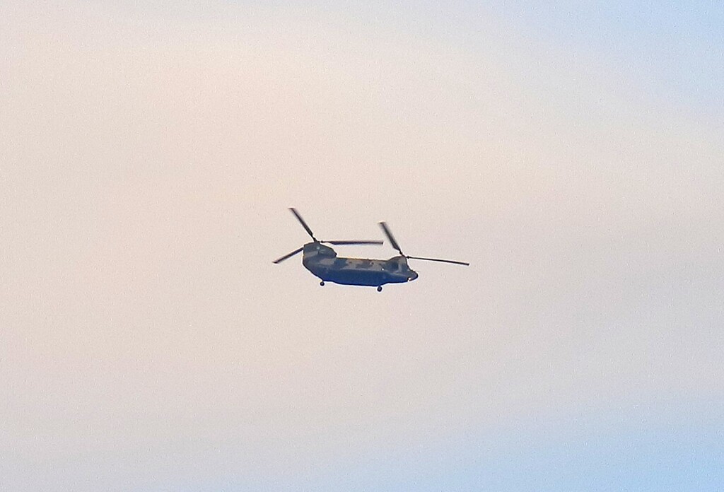 夕暮れのCH-47
