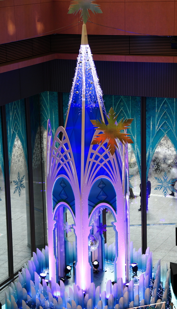 人気アニメの世界へ