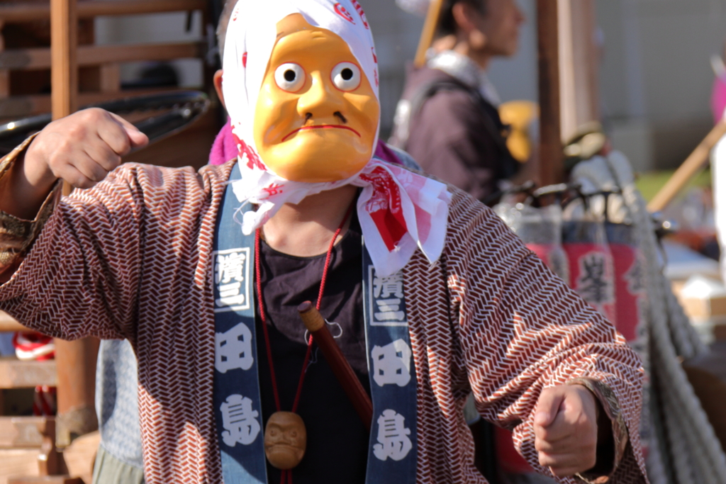 お囃子に合わせて４