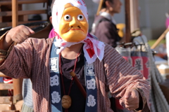 お囃子に合わせて４