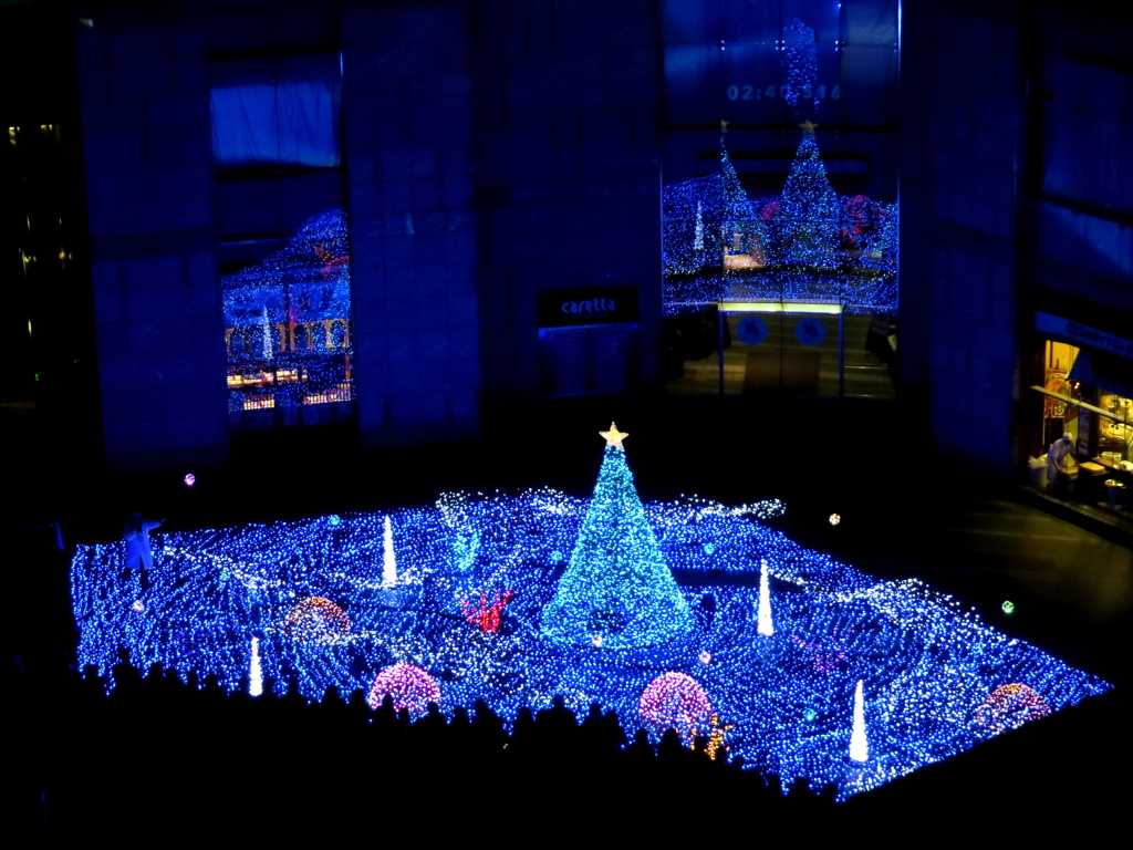 ビルに囲まれたイルミ