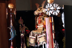 五月人形を飾る３