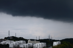 暗雲立ち込めて