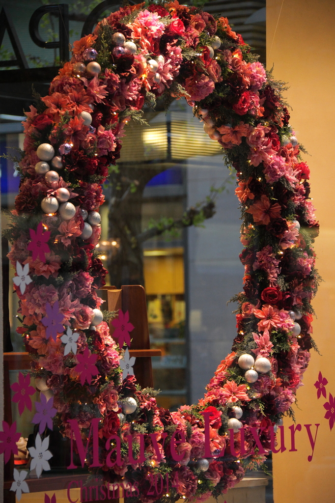 ショウウィンドウを飾る