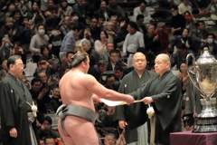 栃ノ心初優勝１