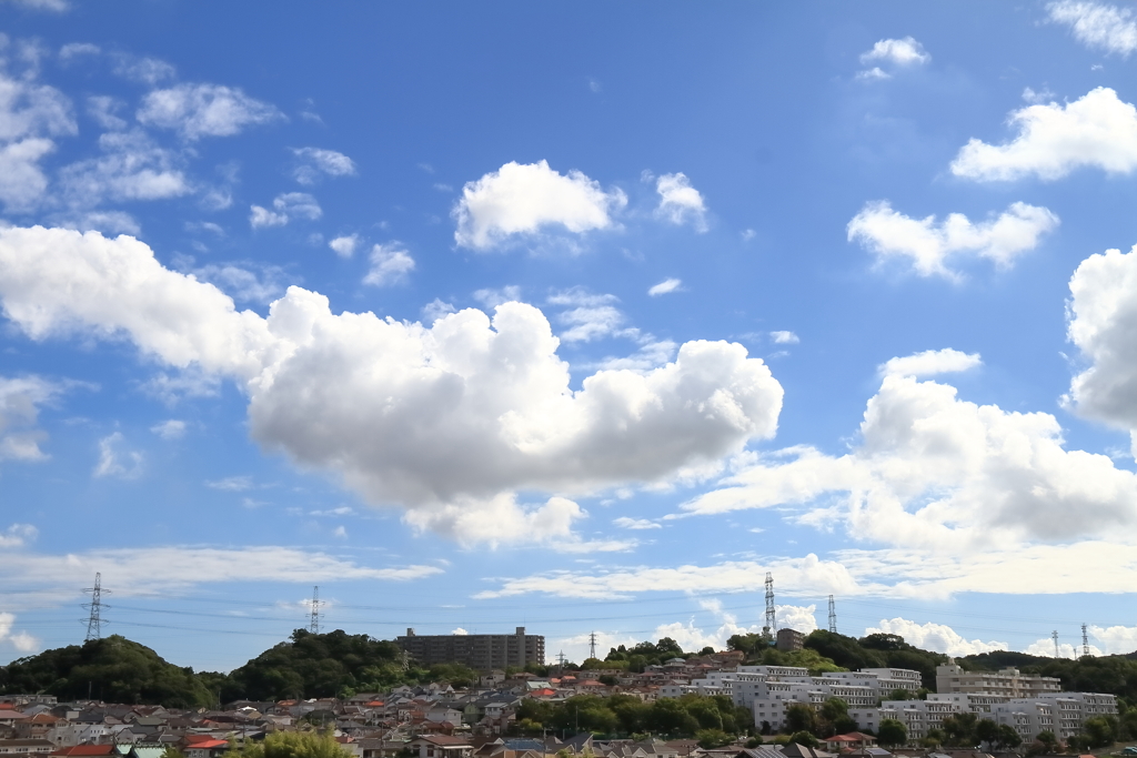 夏雲の浮かぶ風景