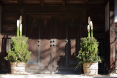 門松を飾る古民家