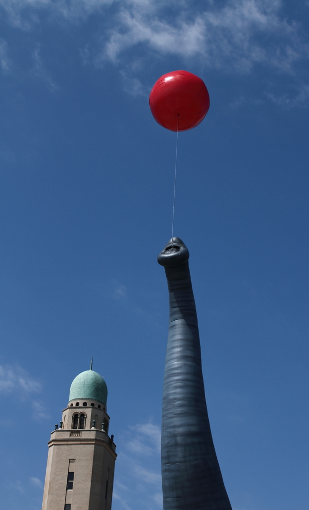 モニュメントとクイーン