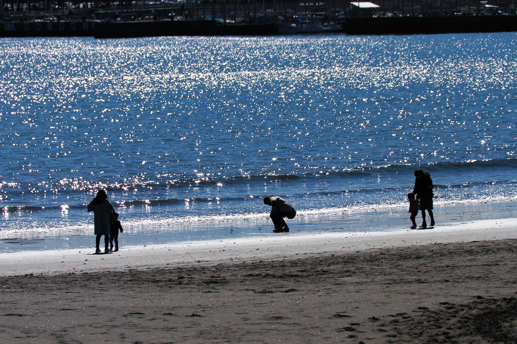 昼下がりの浜辺