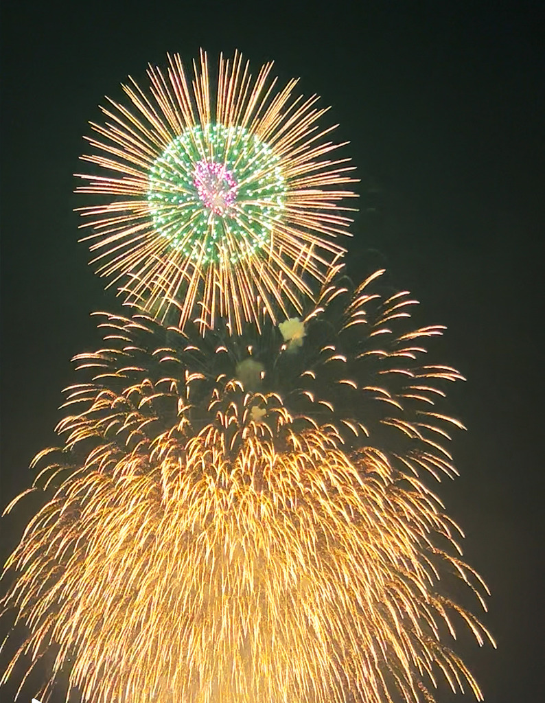 夜空を彩る３