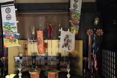 五月人形を飾る１