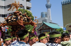 神輿とツリー