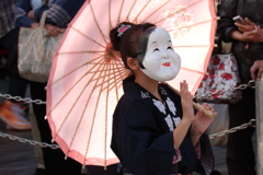 お囃子に合わせて５