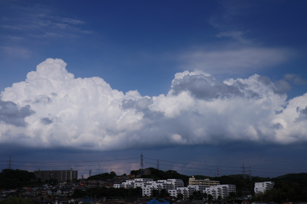 夏雲の涌く頃