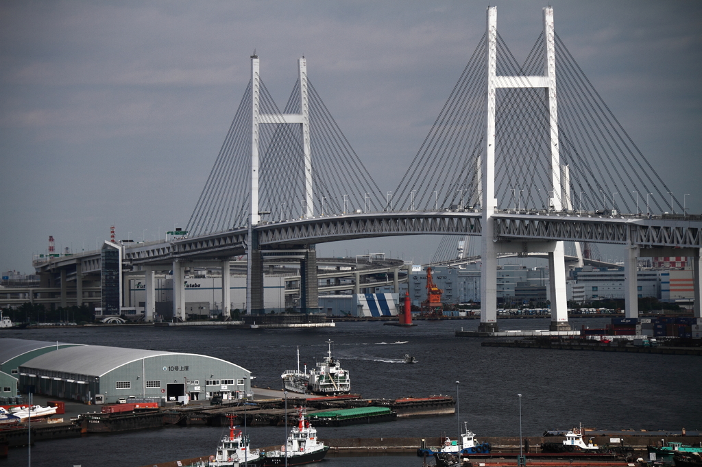 横浜ベイブリッジ遠景