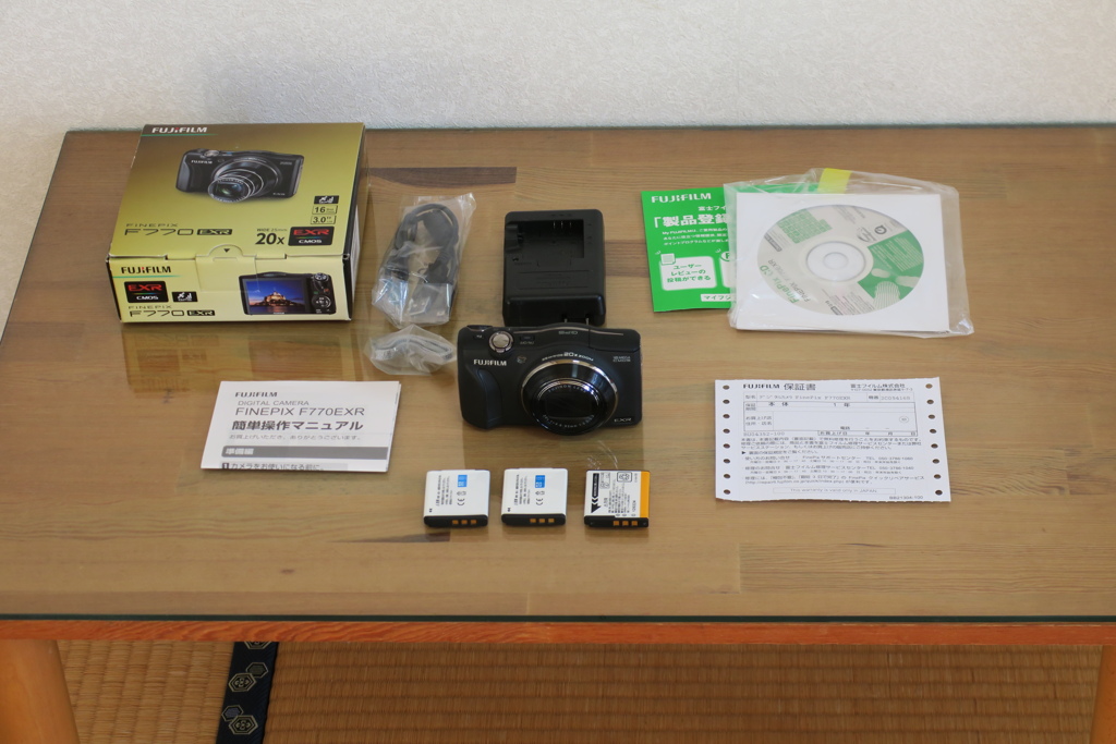 ヤフオク出品中（ファインピクスF770EXR）