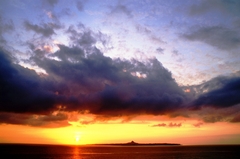 伊江島に沈む夕日