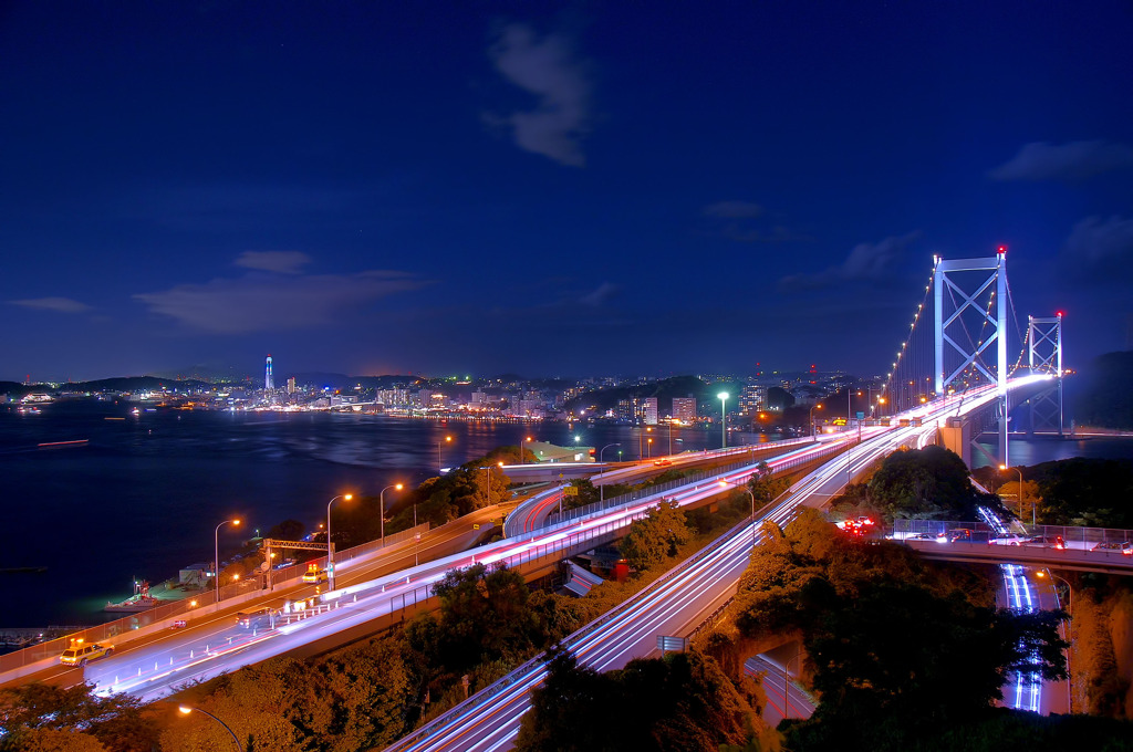 夜の関門橋