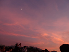 花火の前に綺麗な夕日