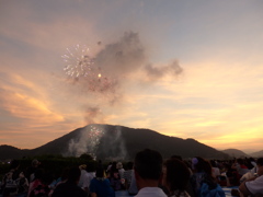 花火大会始まります