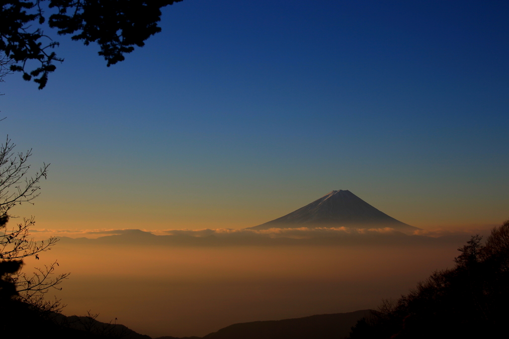 乙女高原より富士山の朝焼け