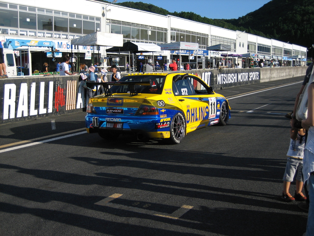 三菱×OHLINS