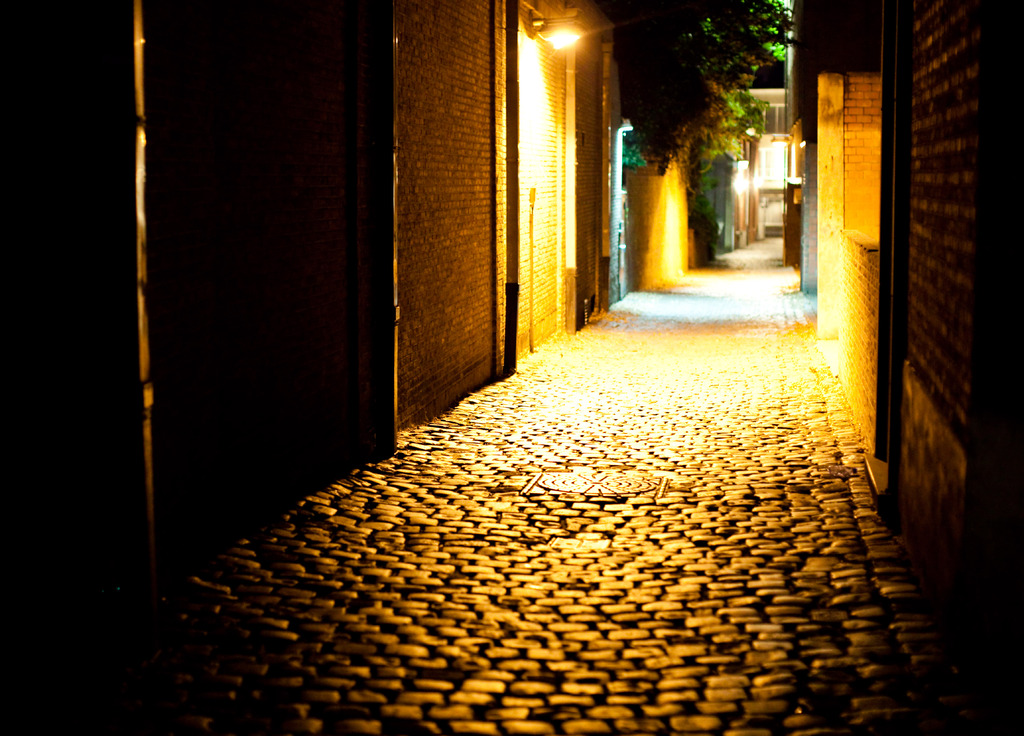 オレンジに染まる路地の夜 By Rene Id 写真共有サイト Photohito