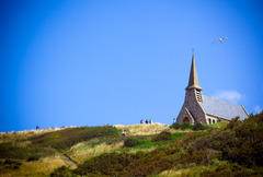 崖の上の教会
