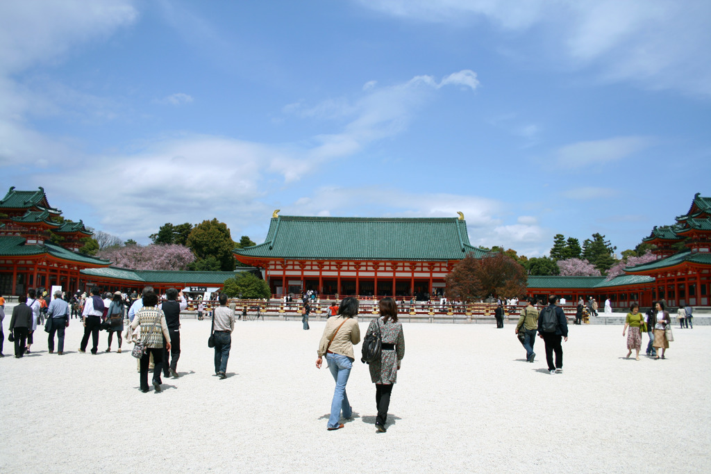 平安神宮へ・・・