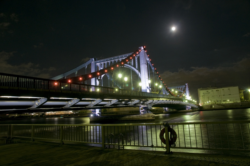 満月下の清洲橋