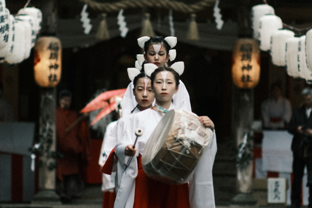 春告げる初午大祭の白狐