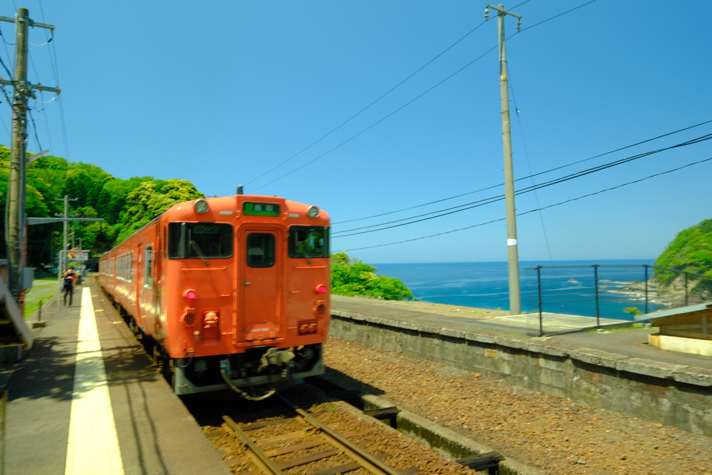 初夏の駅