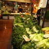 香港の食材市場ビル（野菜のフロア）