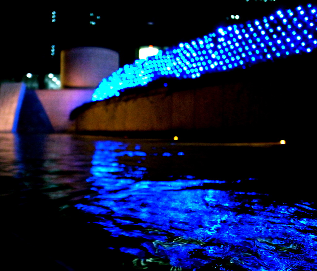 水面のイルミネーション