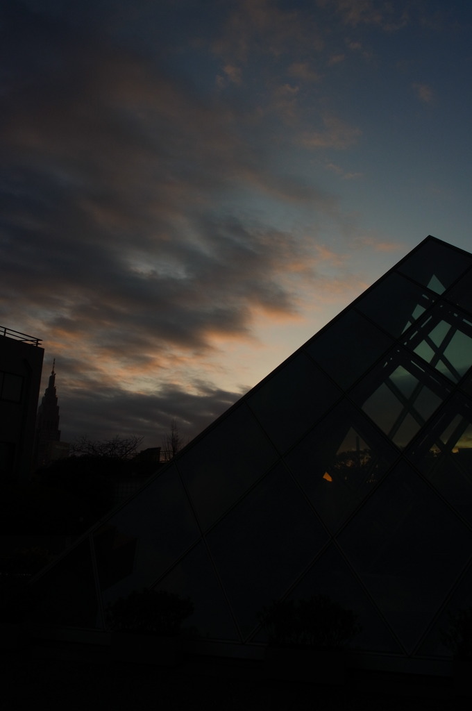 不夜城の初日の出　１