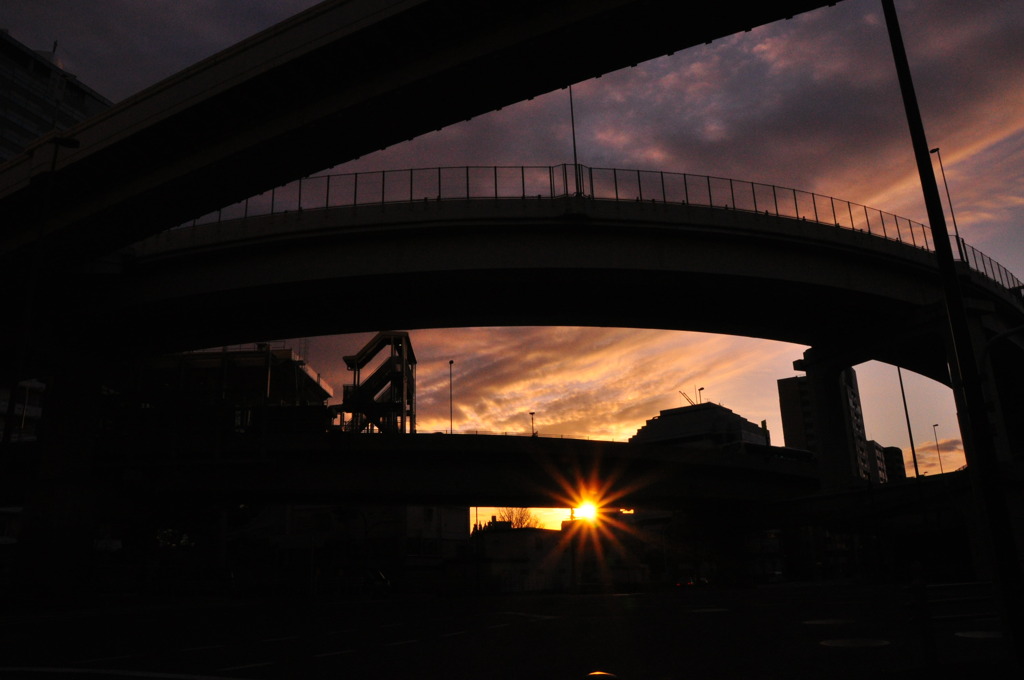 不夜城の初日の出　５