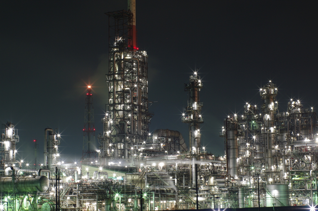 夜の工場