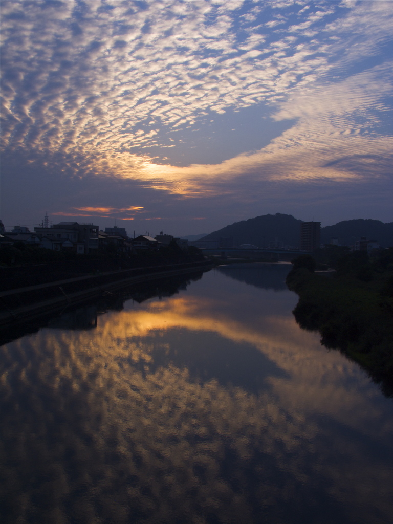 鏡川秋