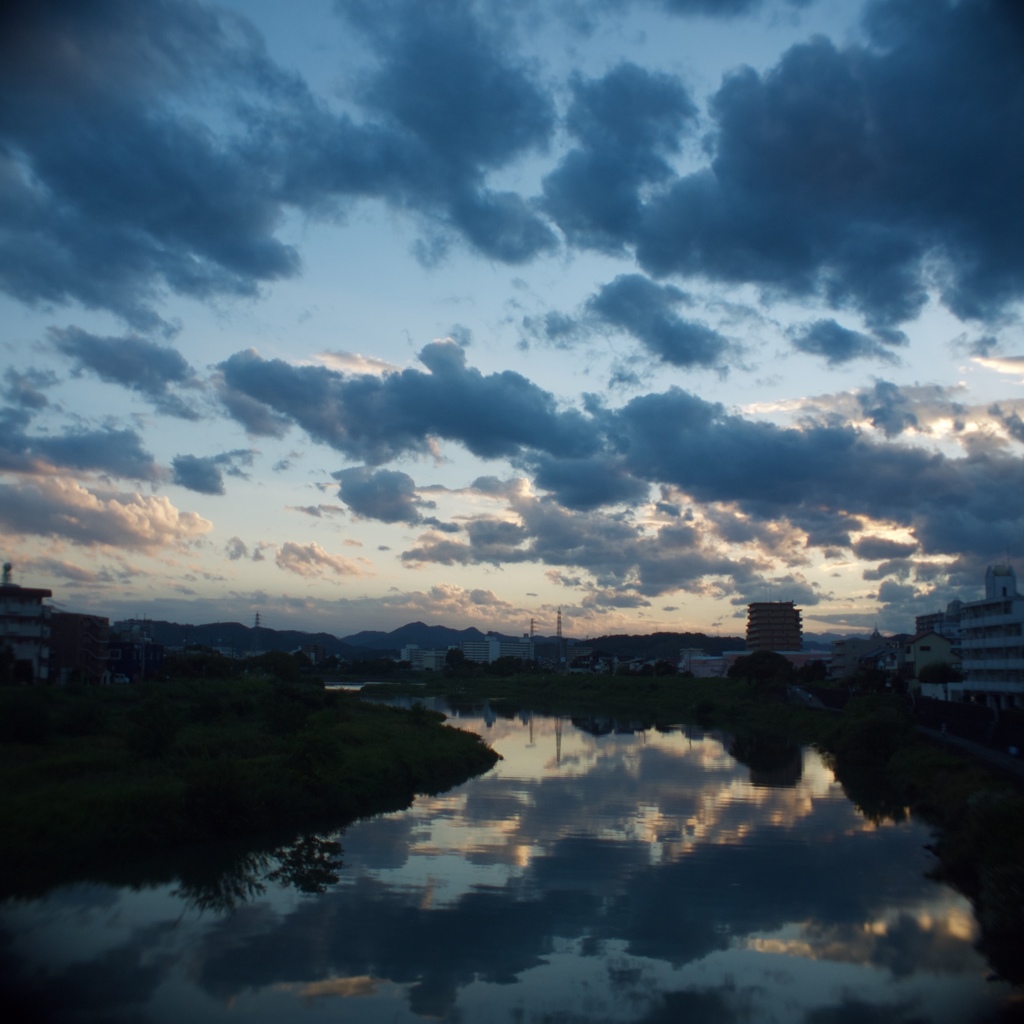 誰そ彼鏡川