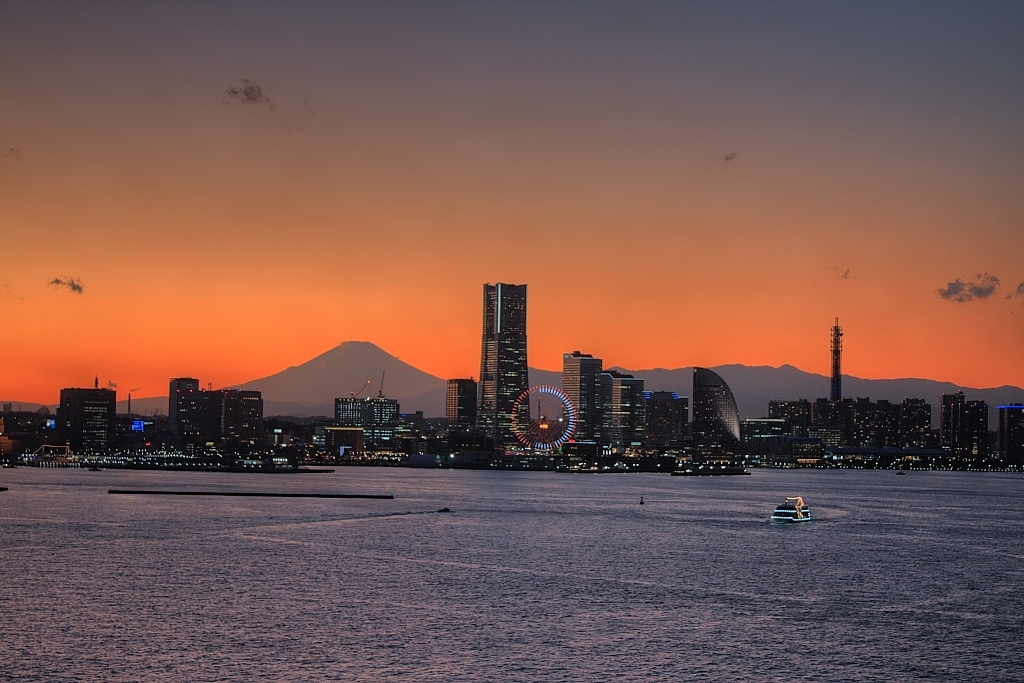 みなとみらいの夕暮れ