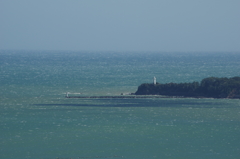 岬の灯台・・・風の強い日①
