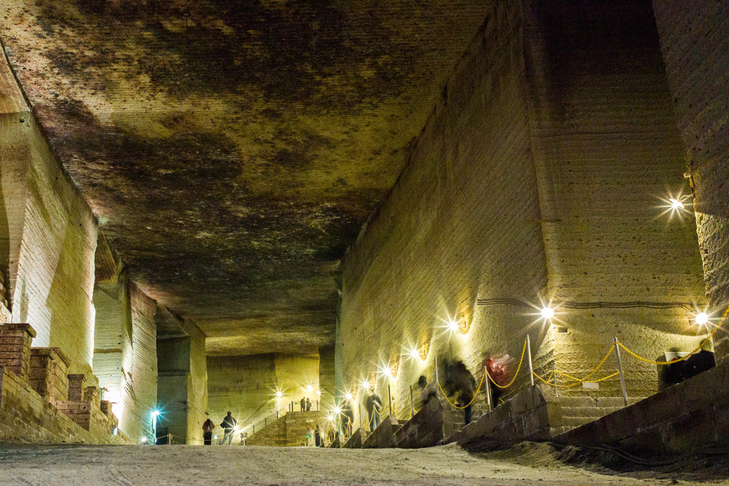 enormos underground space